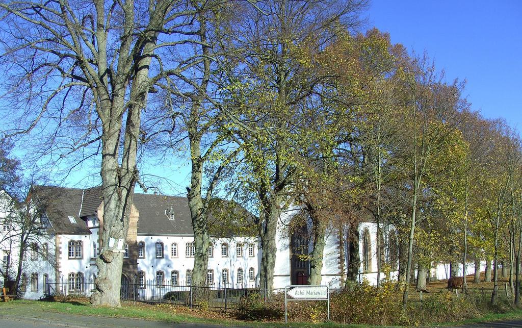 Hotel Restaurant Schmidter Bauernstube Nideggen Exterior foto