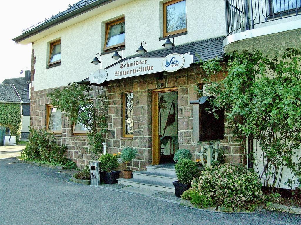 Hotel Restaurant Schmidter Bauernstube Nideggen Exterior foto